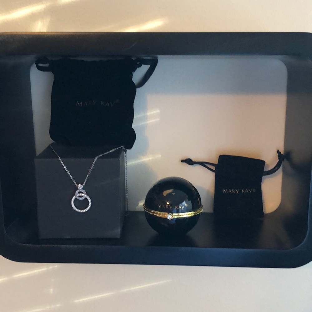 Mary Kay Globe w/Eternity rhinestone necklace consultant prize NIB